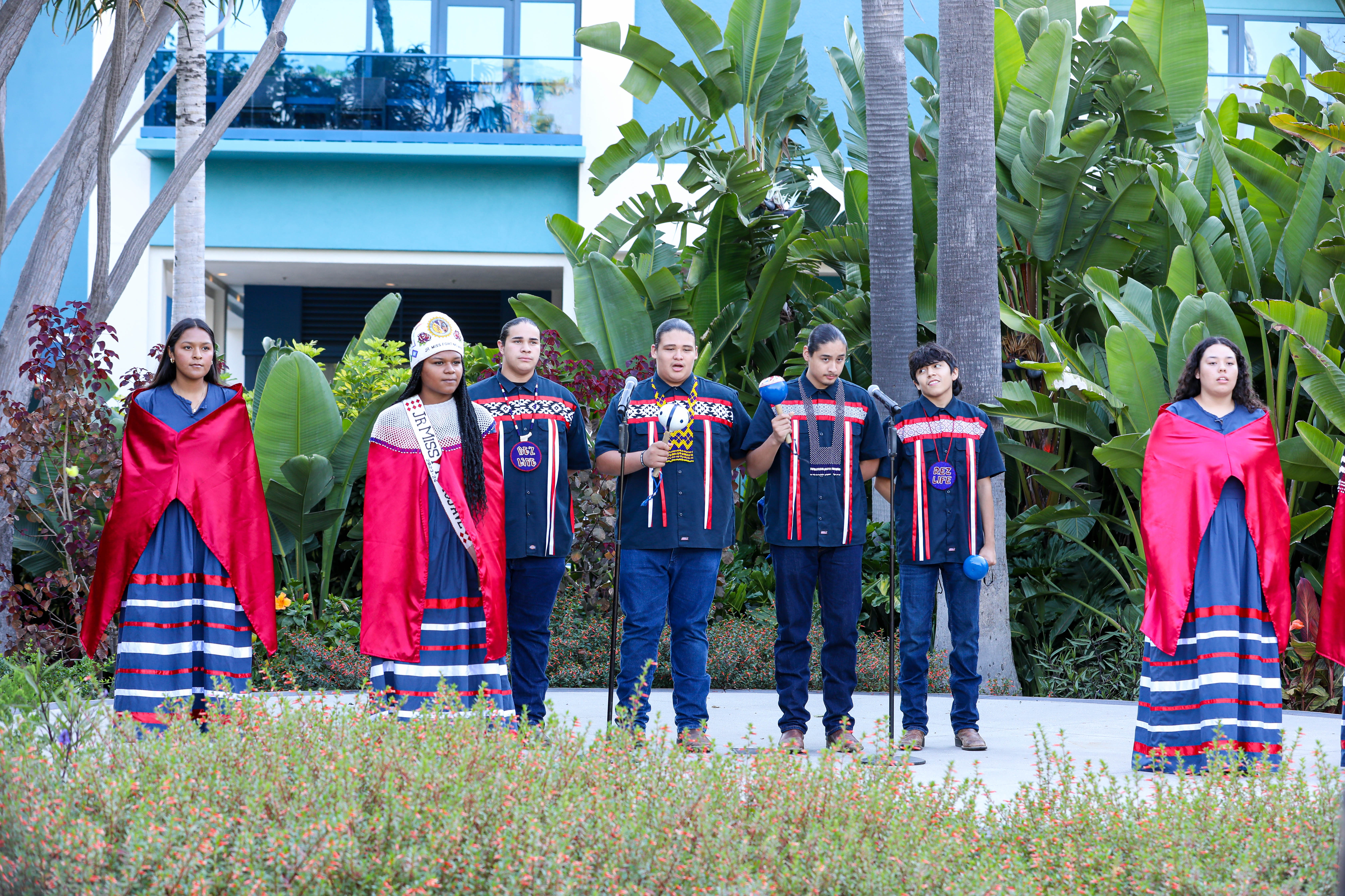 Bird Singers performance.