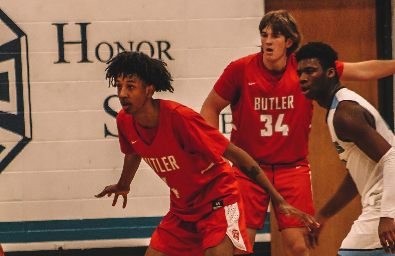 player on the court with the hands behind