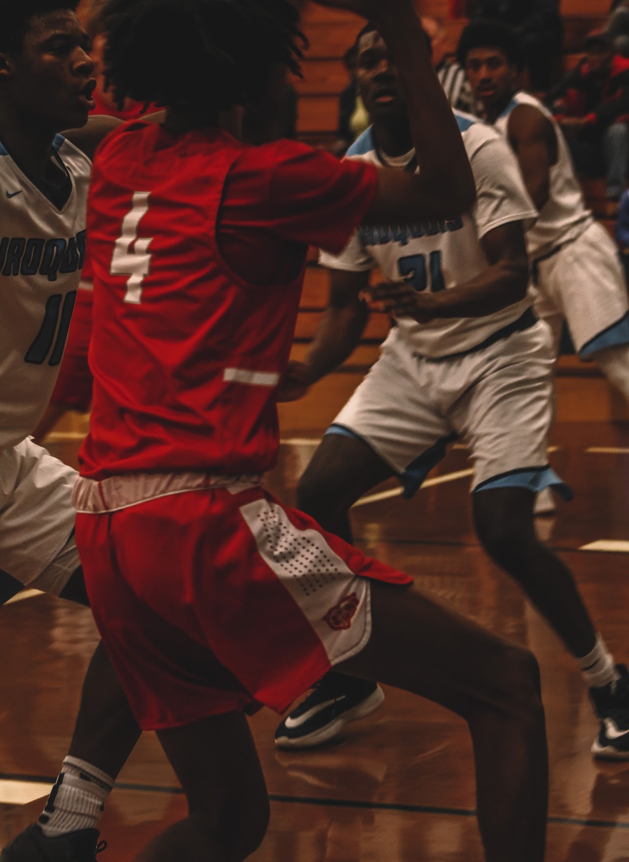 player about to jump to get the ball