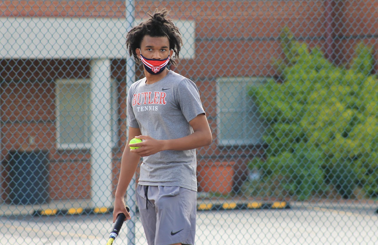 player with the ball on his hand