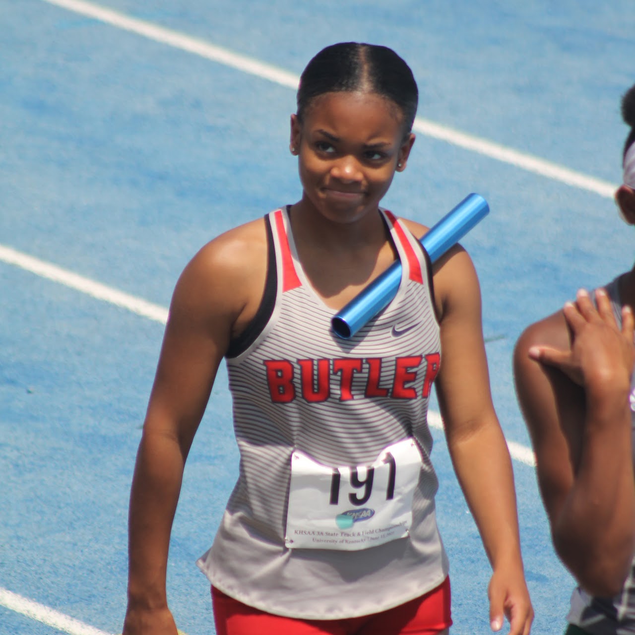 track athletes in the middle of a race