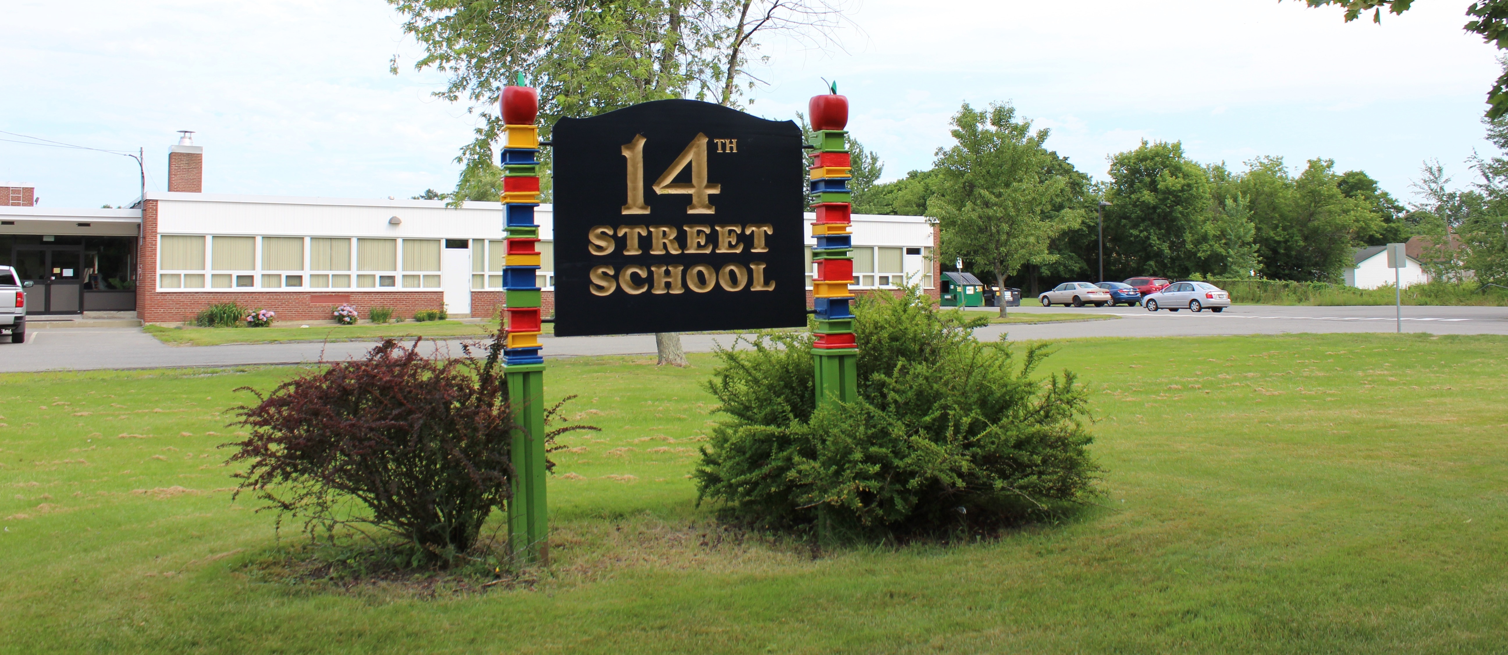 14th Street School Sign in front of 14th Street School