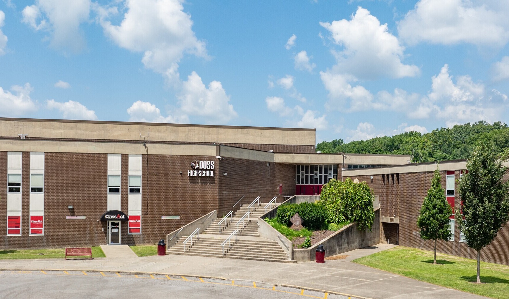 Doss High School Image