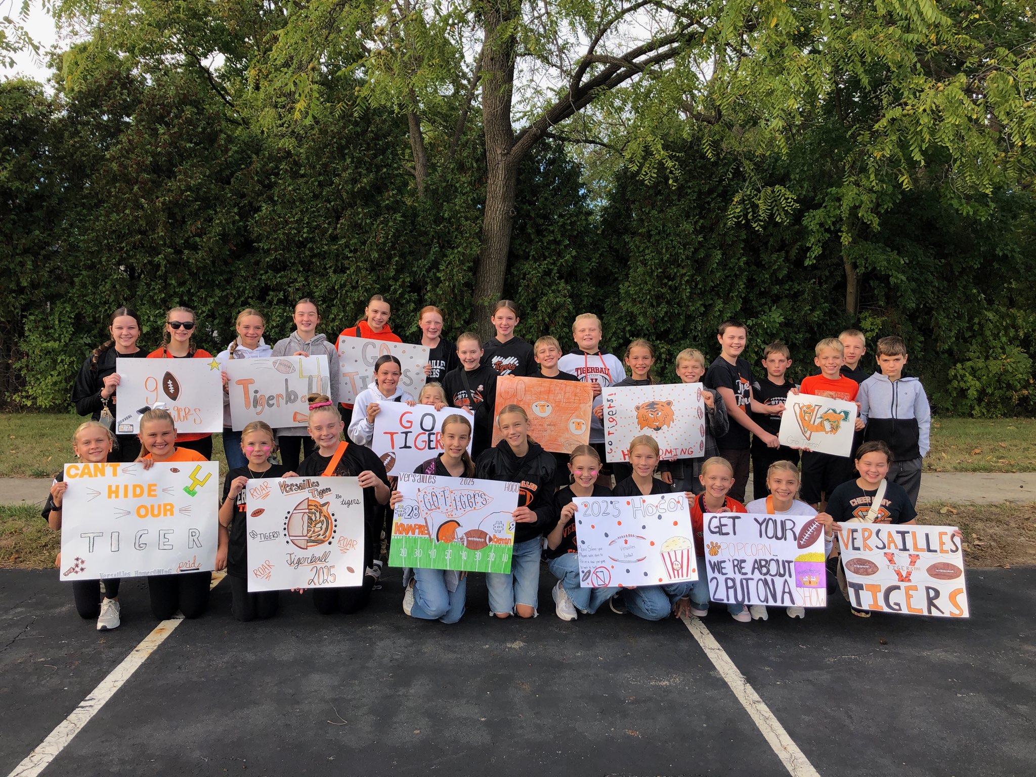 Student Leaders prepare for Homecoming Parade