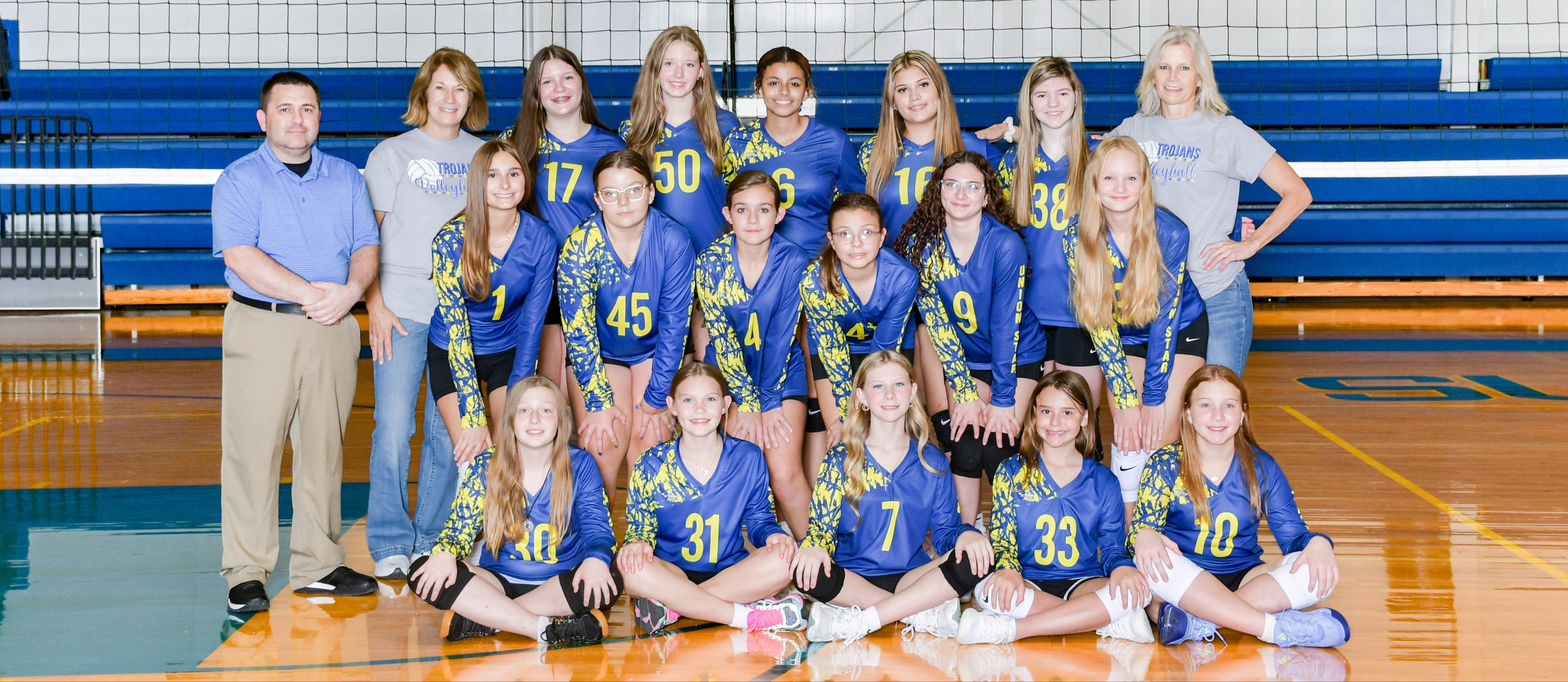 Image of a junior high volleyball team.