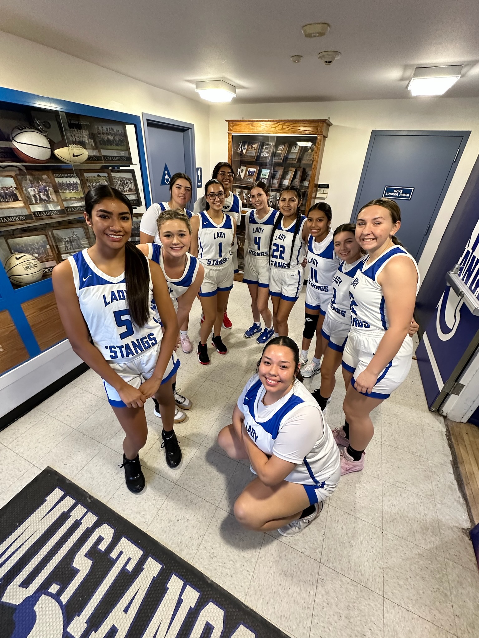 girls basketball team