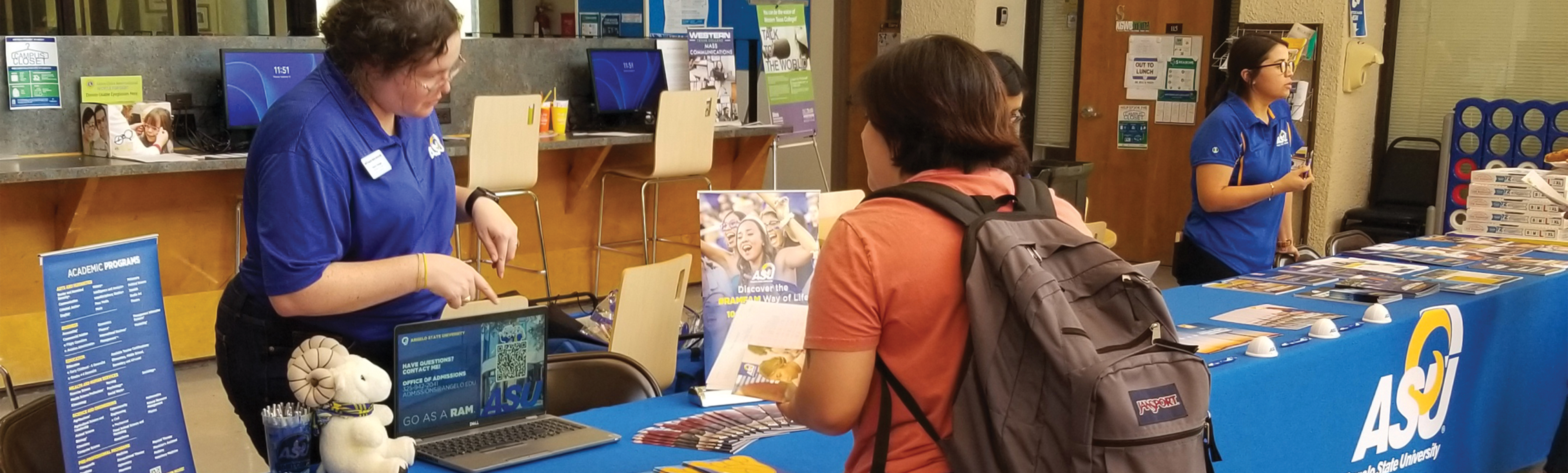 Students meeting with ASU recruiting