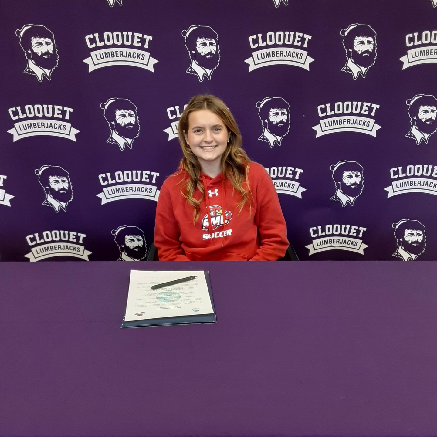 Smith signing for soccer