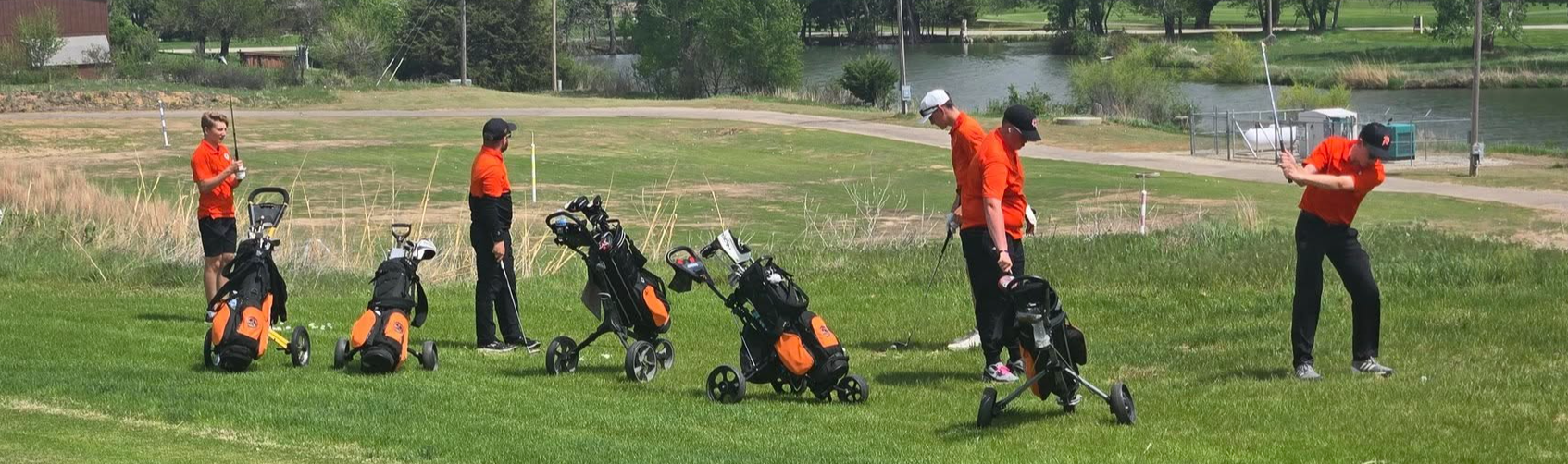 golf team warming up