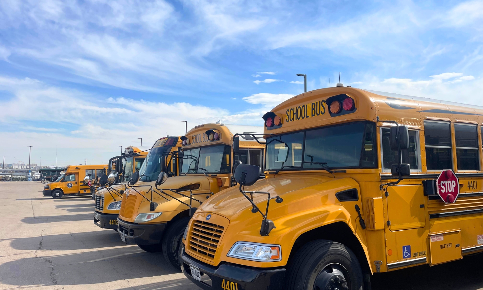 yellow school bus picture