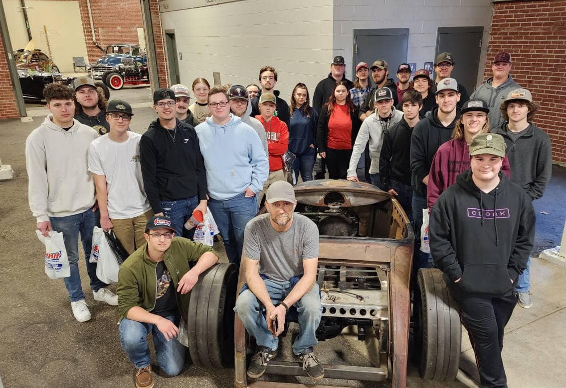 Welding Students with instructor