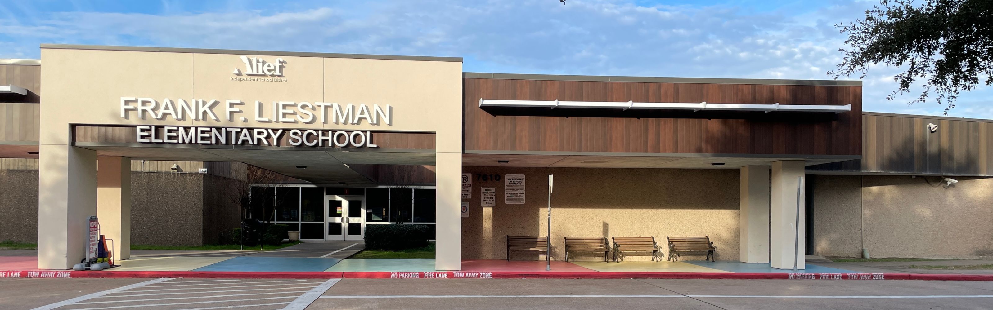 Picture of the front of Liestman Elementary