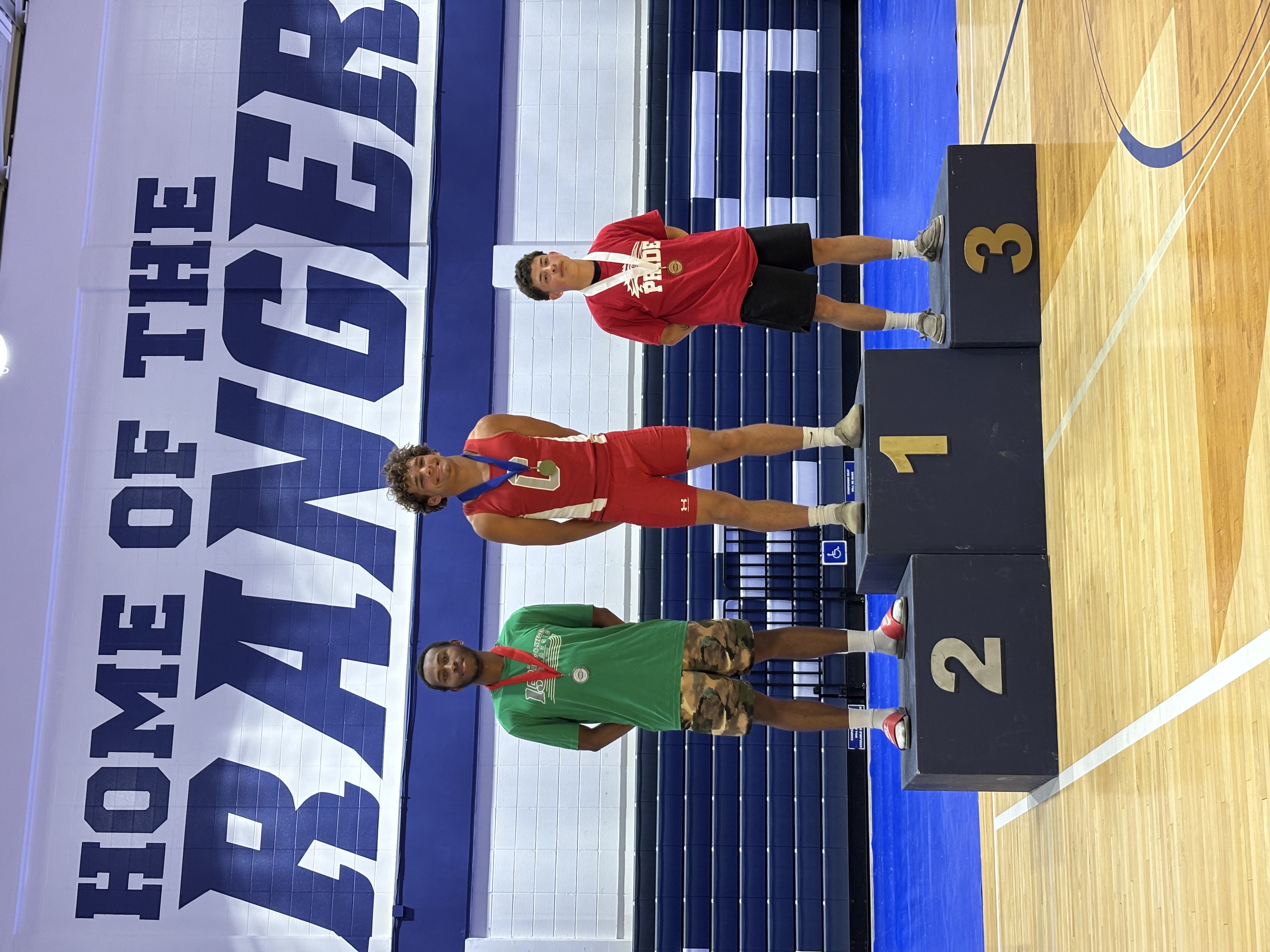 Top three winners of 200m on podiums