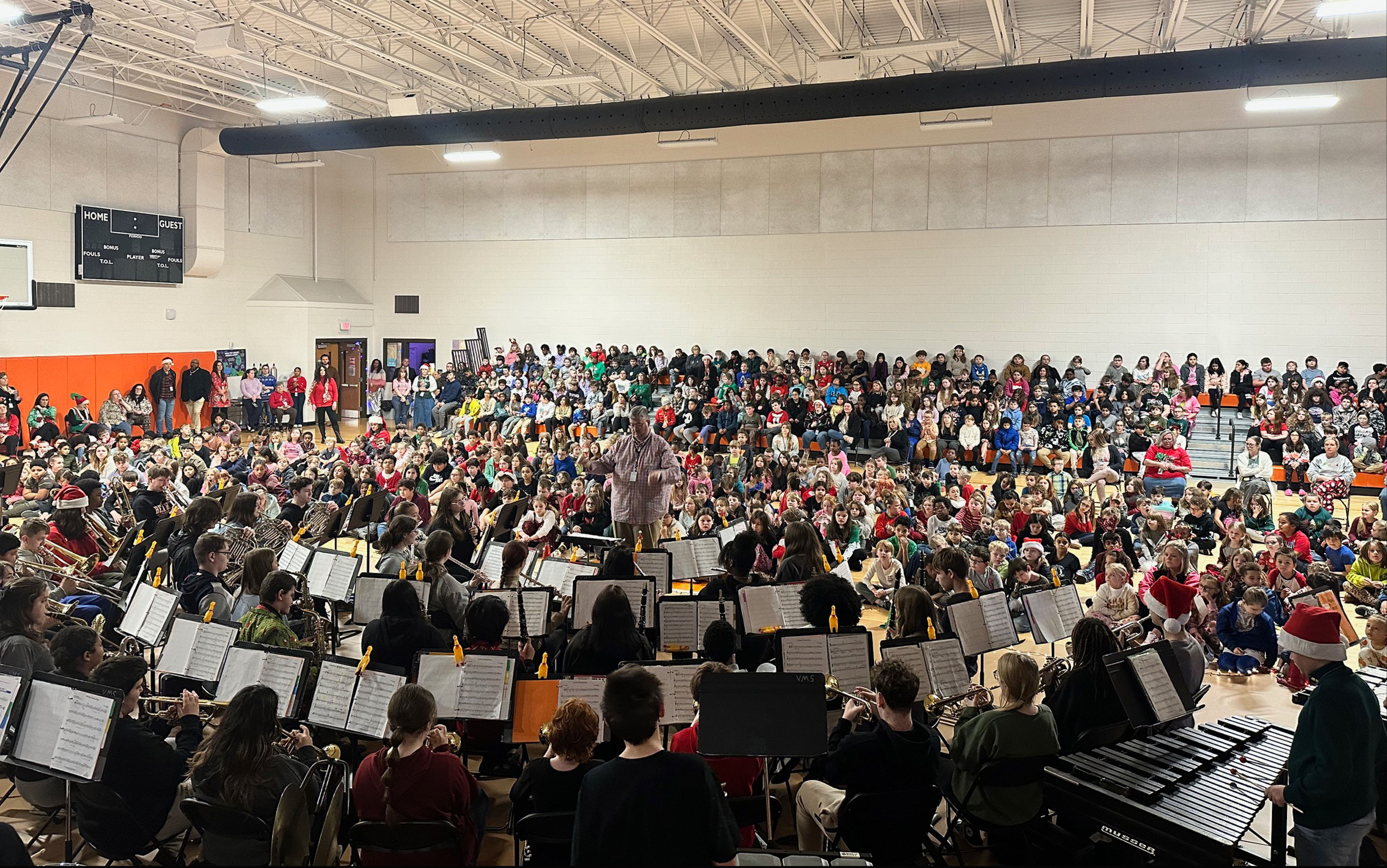 VMS Band and Choir Perform at VIS