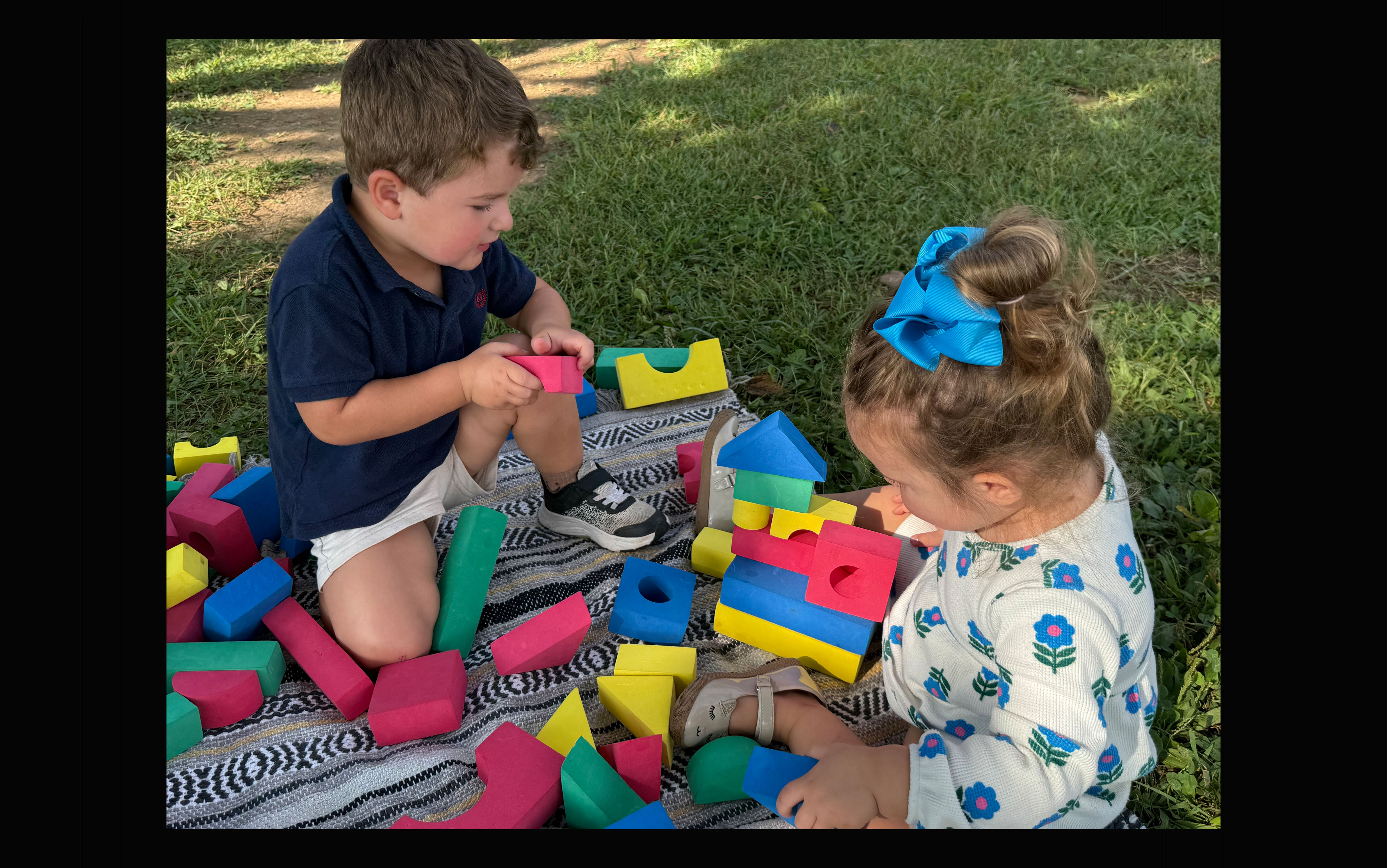 VPS - PREK PLAYING WITH BLOCKS OUTSIDE