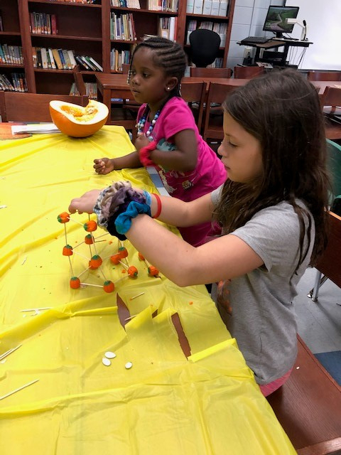 kids doing crafts