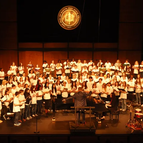 The Middle School Choir attends Austin Peay State University Choirfest and works with guest Director Dr. Trey Jacobs