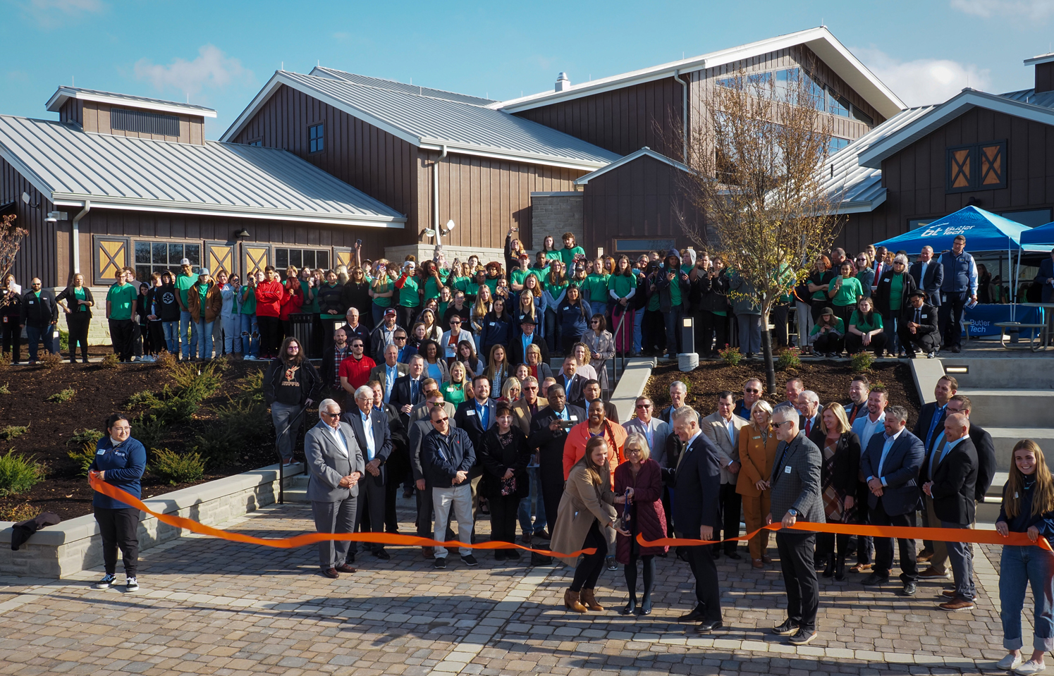 photo of ribbon cutting