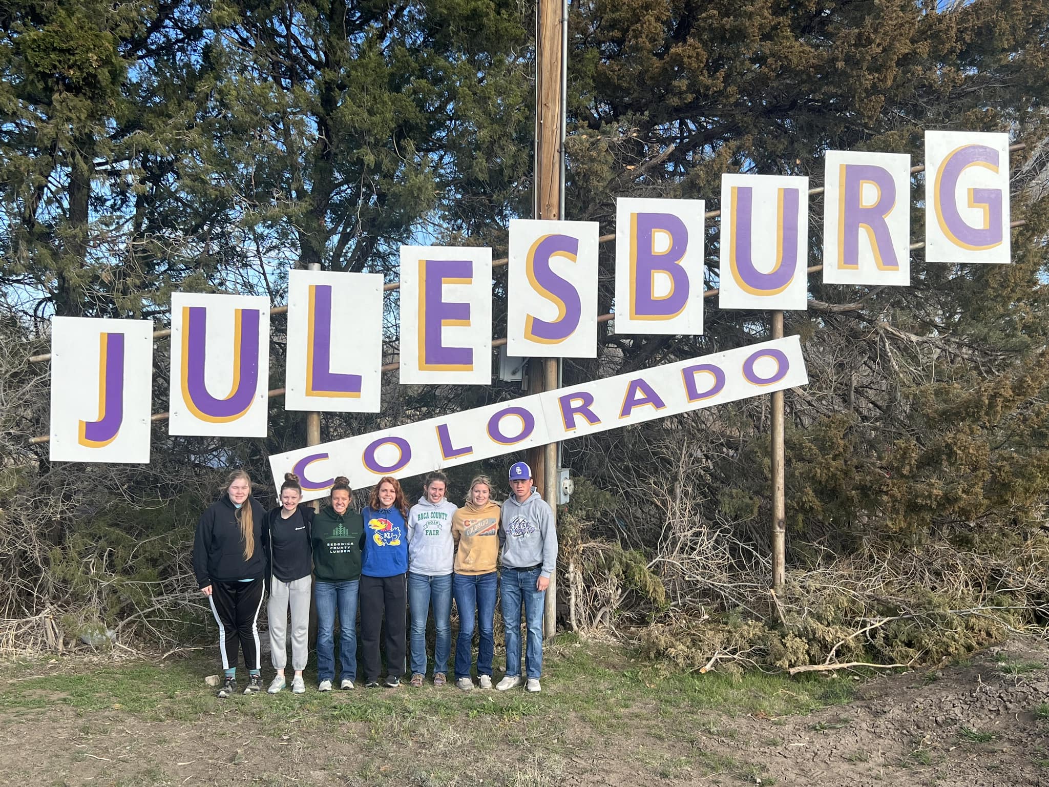 julesburg students outdoors