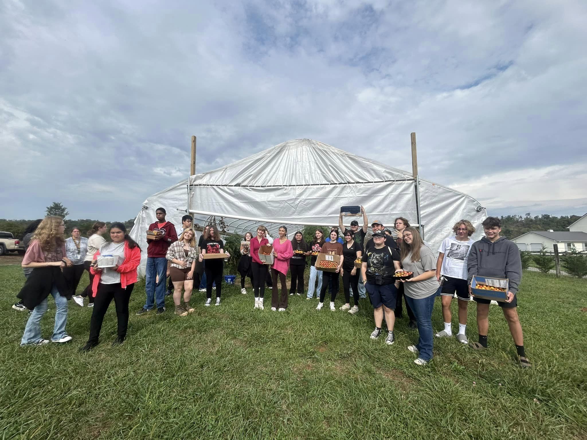 Horticulture students visit StormBrew Farms