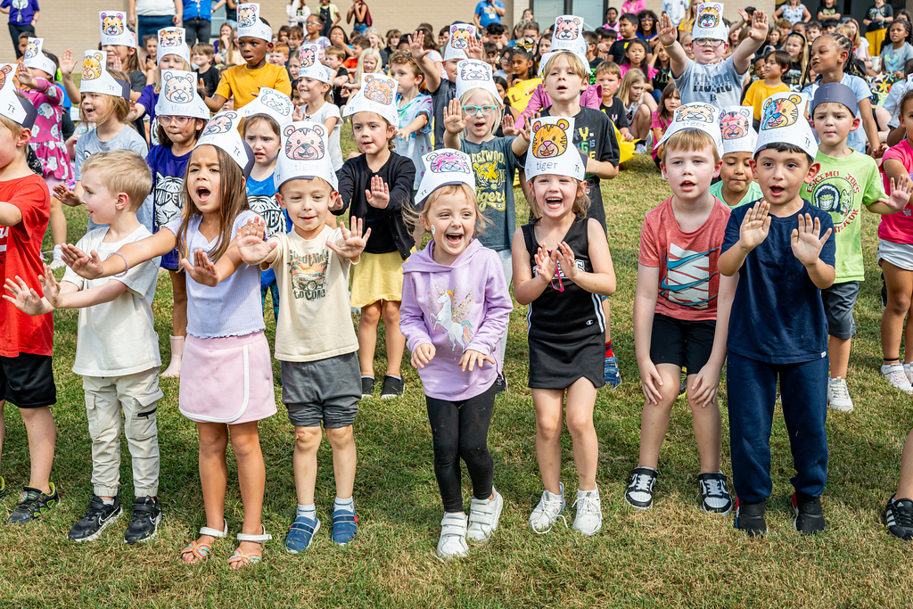 Picture of Broken Arrow Public Schools elementary students.