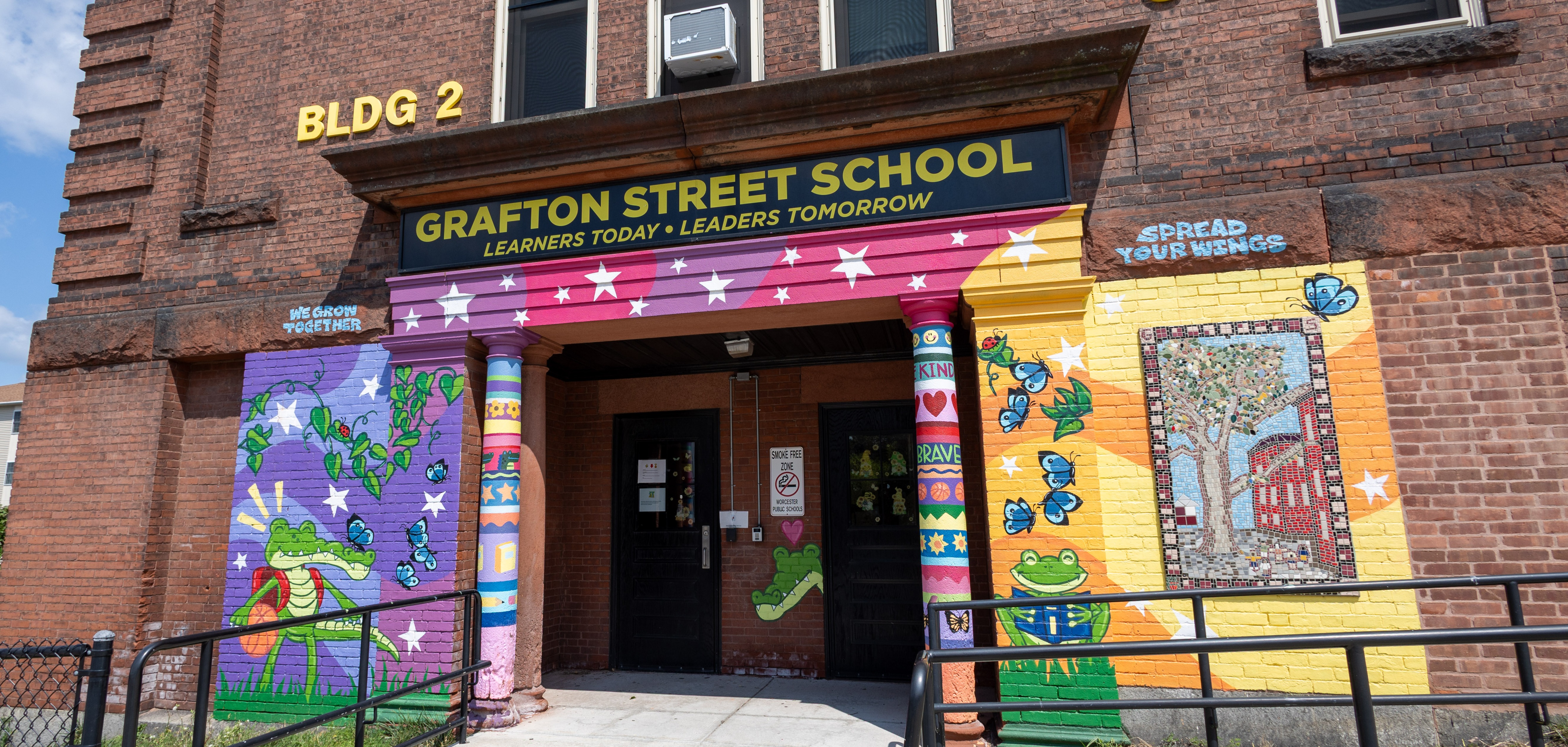 The main entrance of Grafton Street School.