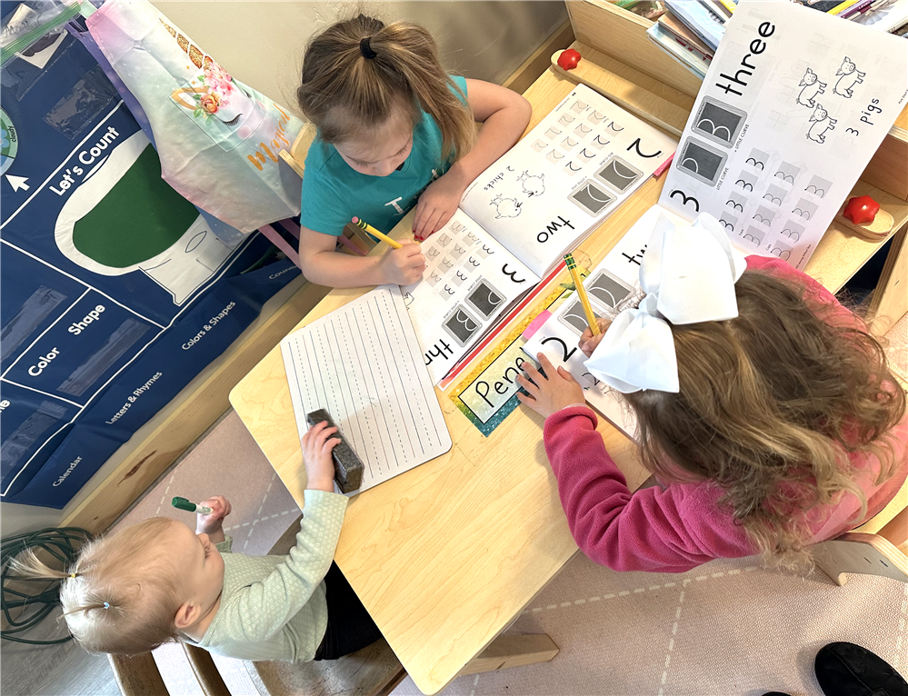 Kids with books and notebooks