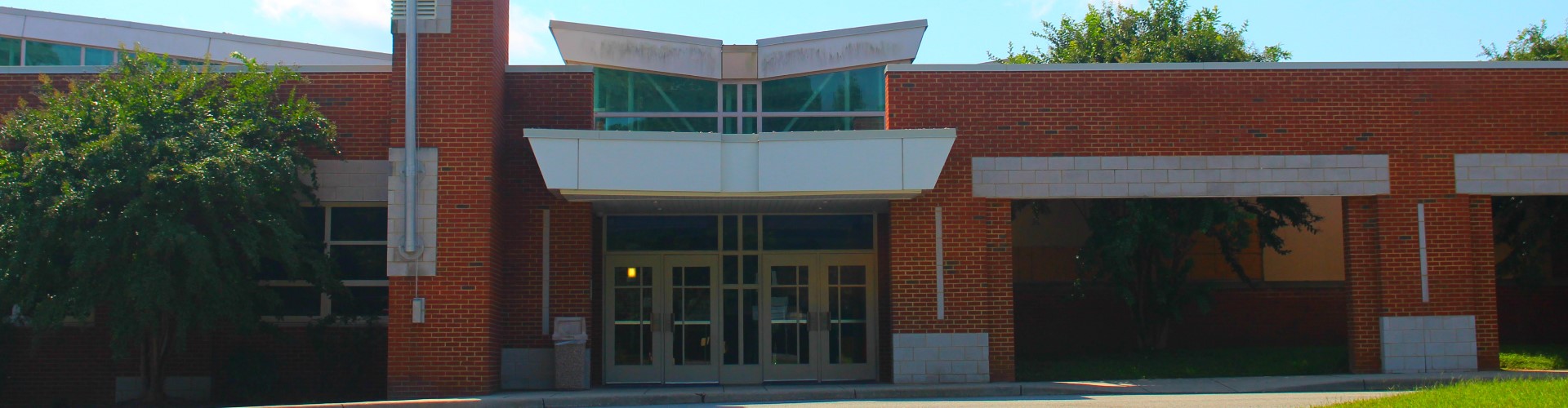 Hamilton Holmes Middle School front of building 