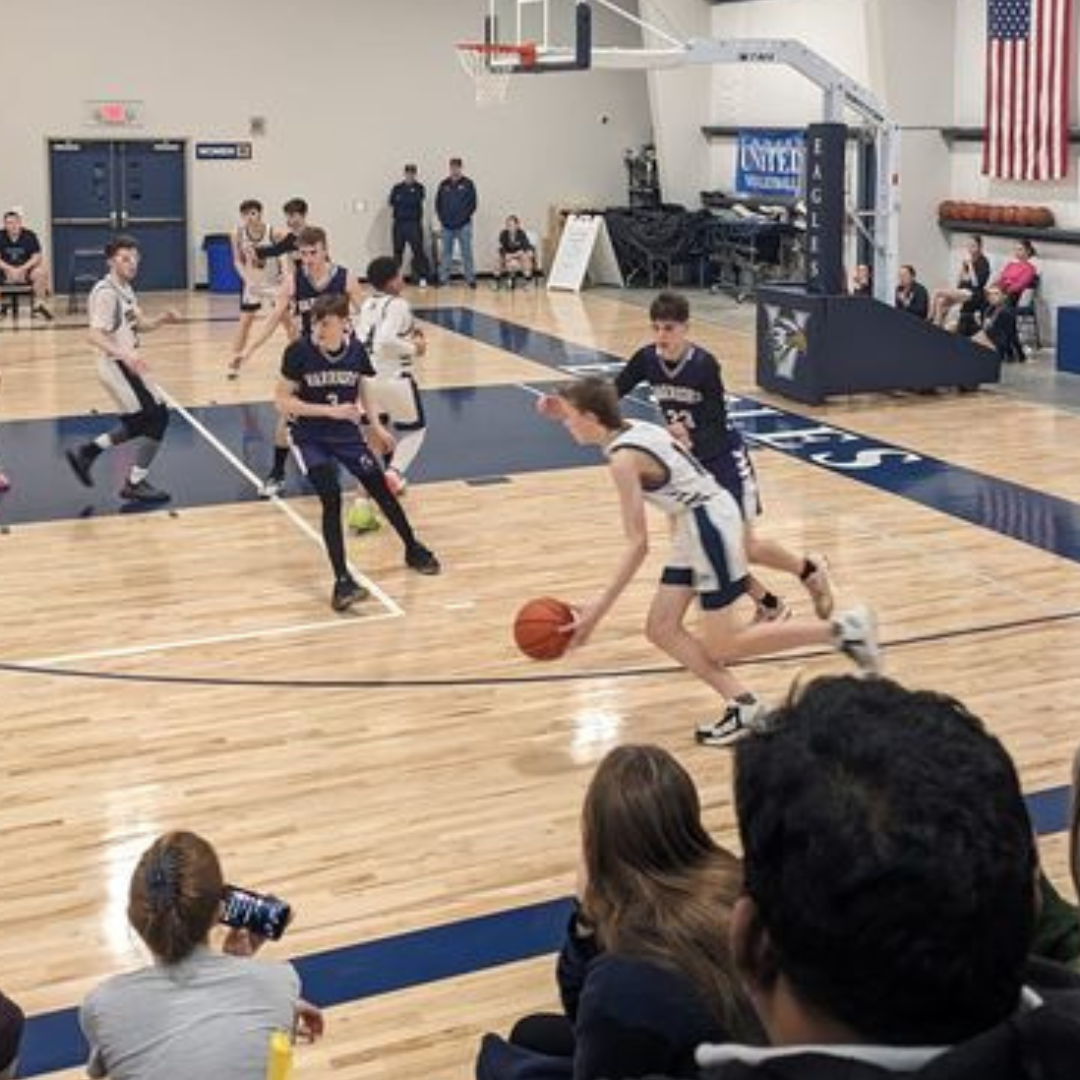 basketball play in progress