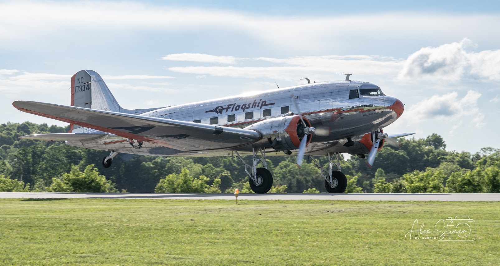 DC3 Airplane