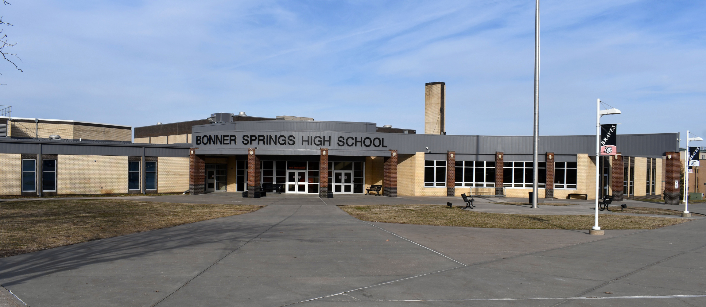 front of bonner springs high school building