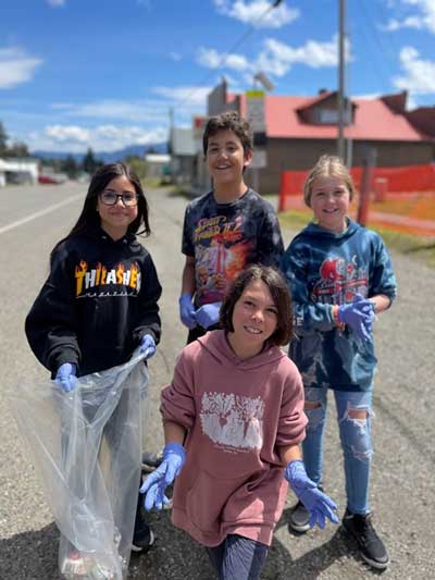 Students doing Community Cleaning