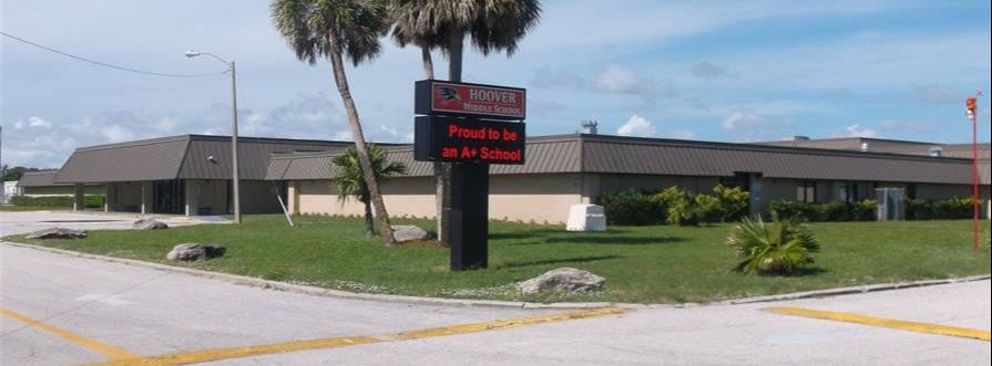 Photograph of Hoover middle school (exterior shot).