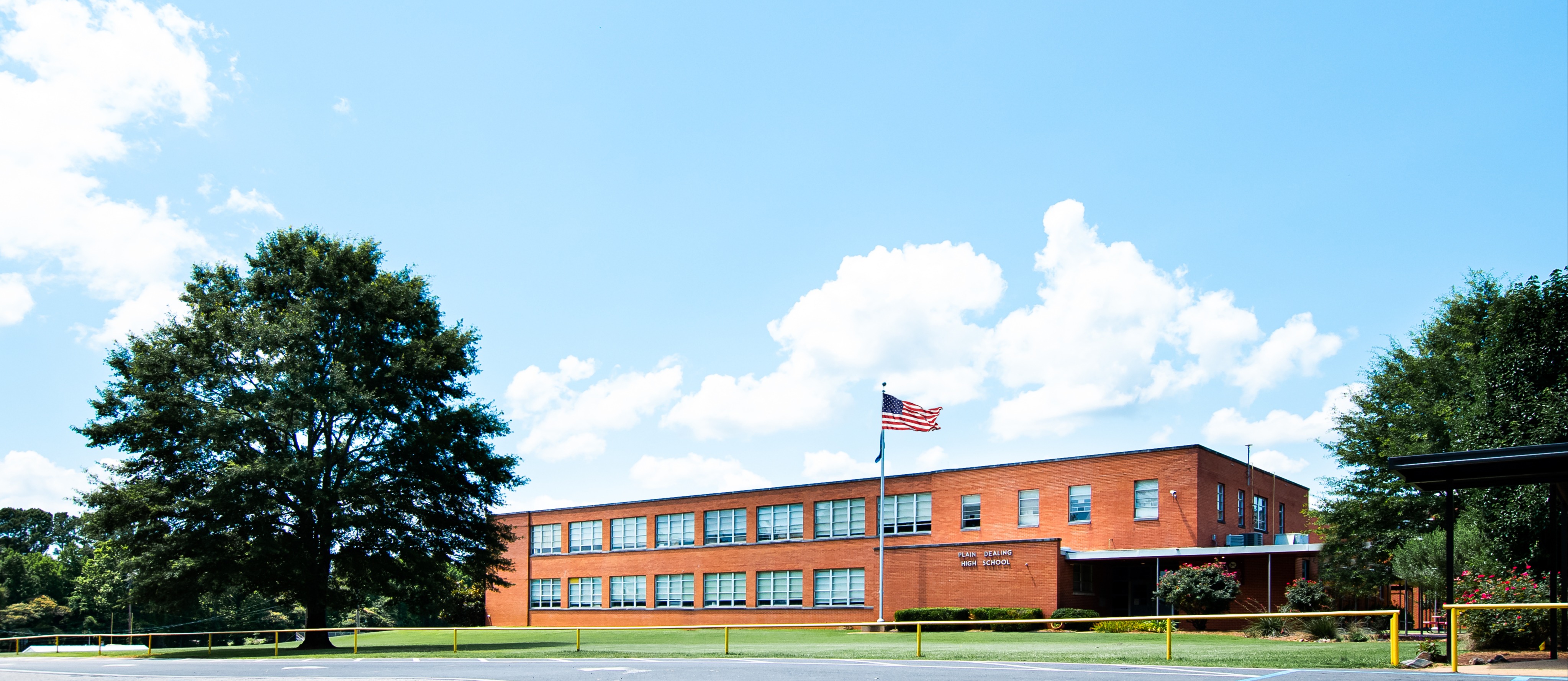 Picture of the Plain Dealing High School building