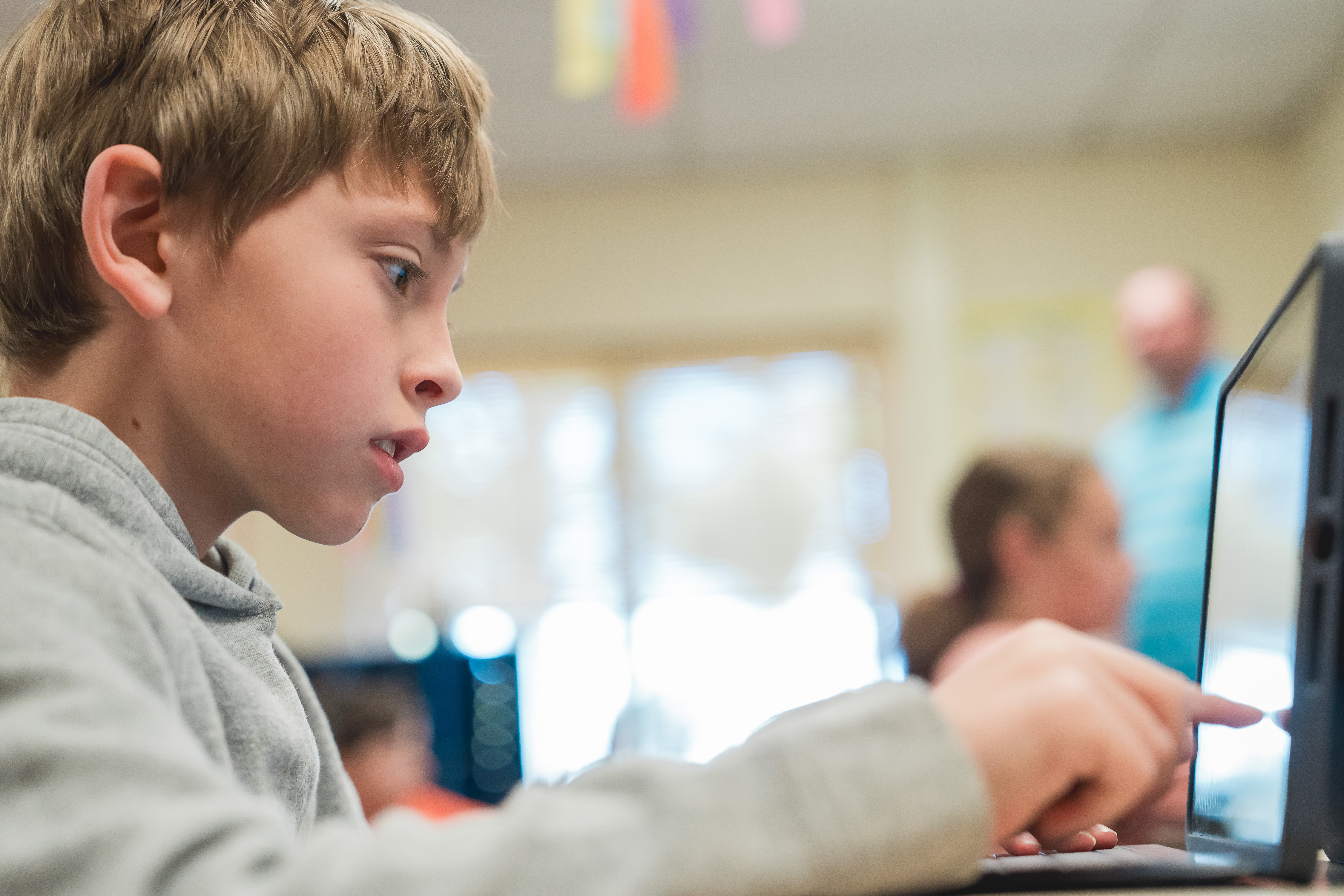 NV Student using iPad