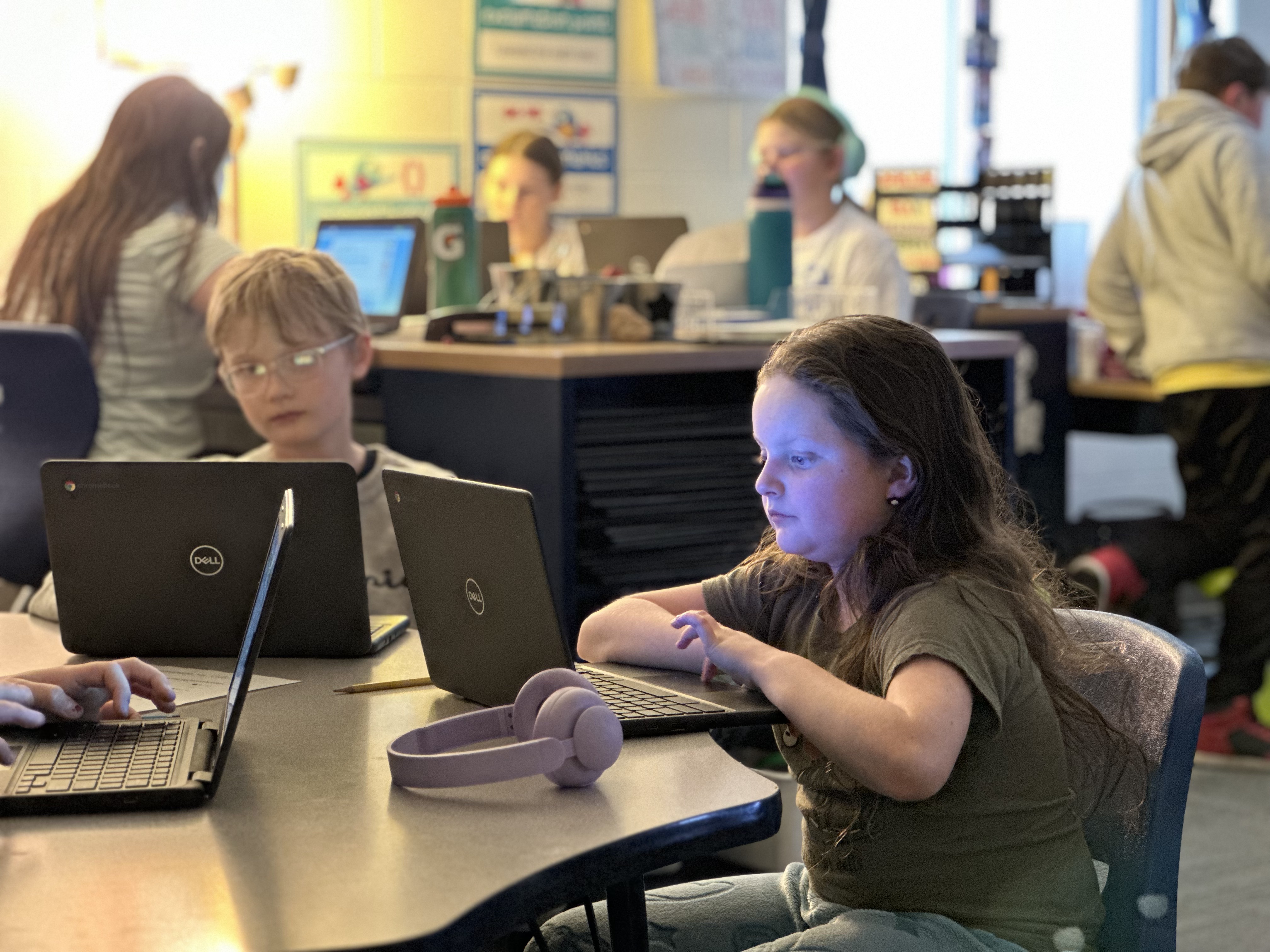 students on chromebooks