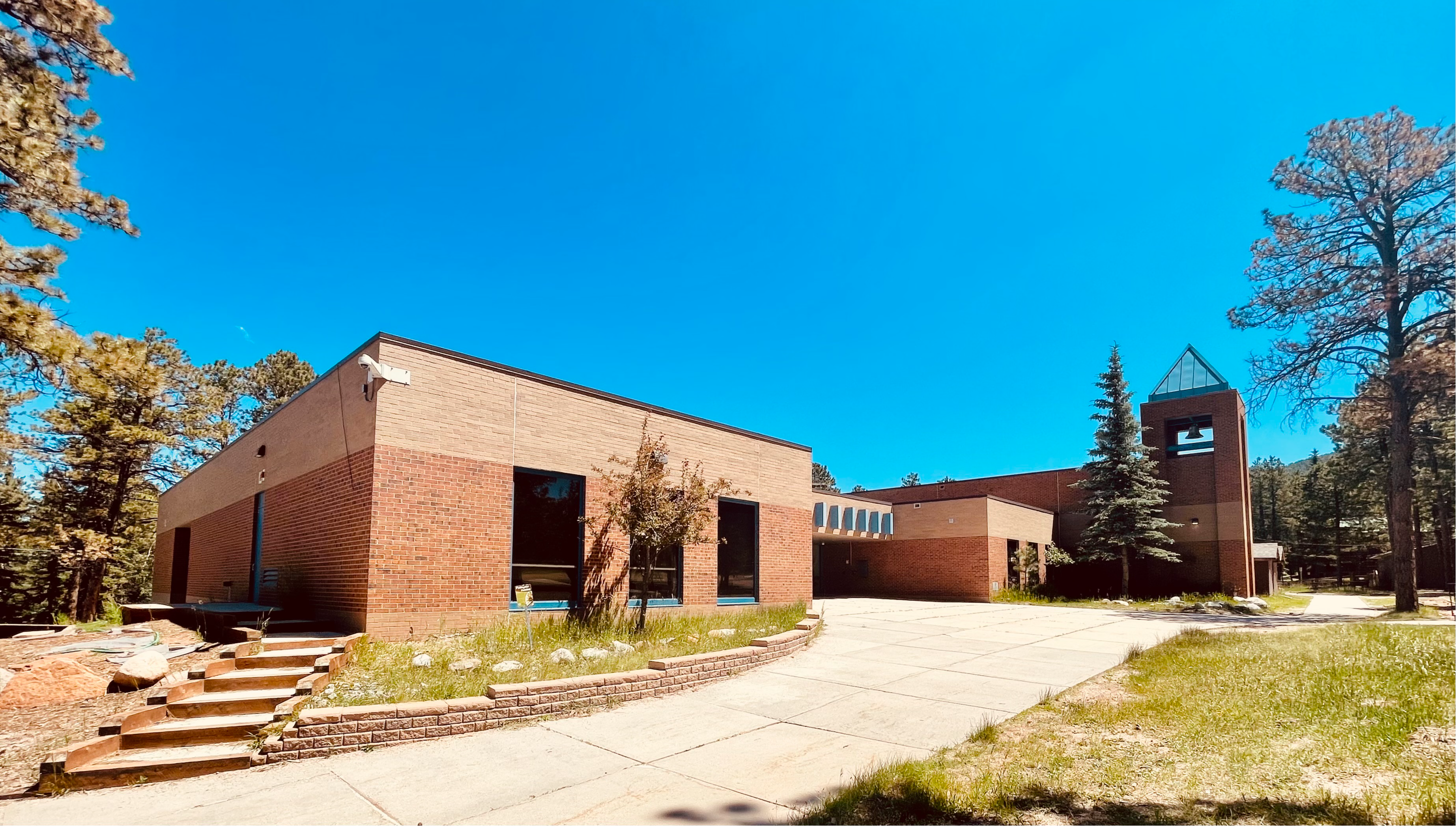 Image of Columbine Elementary in Woodland Park, CO