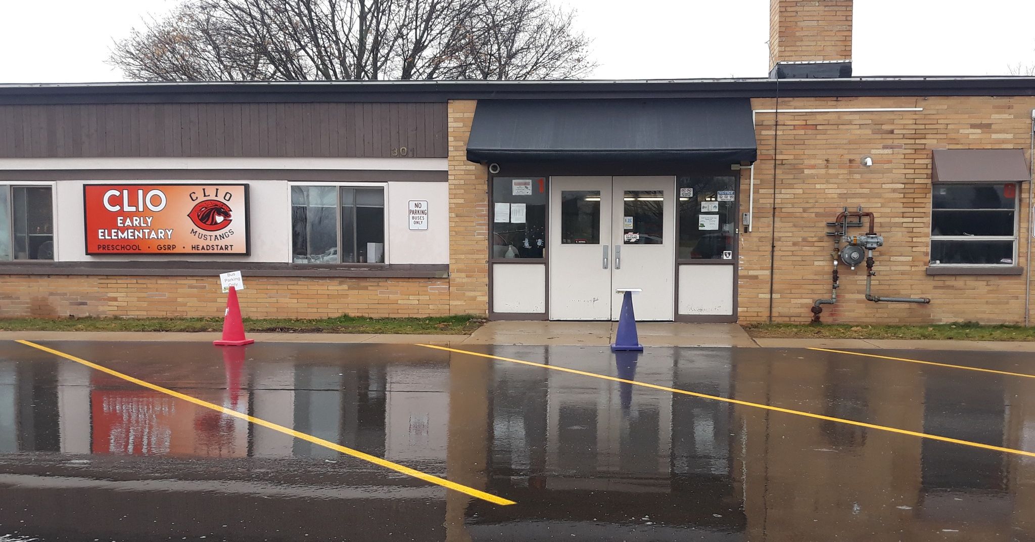 photo of front of Clio Early Elementary