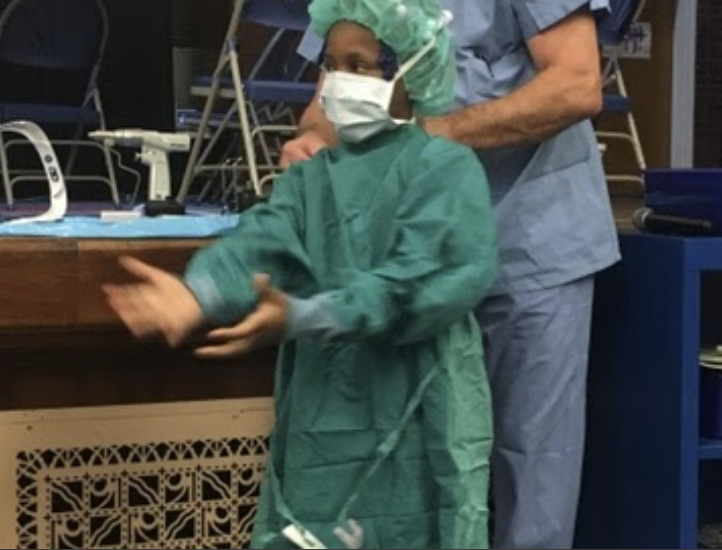 kid dress as surgeon 