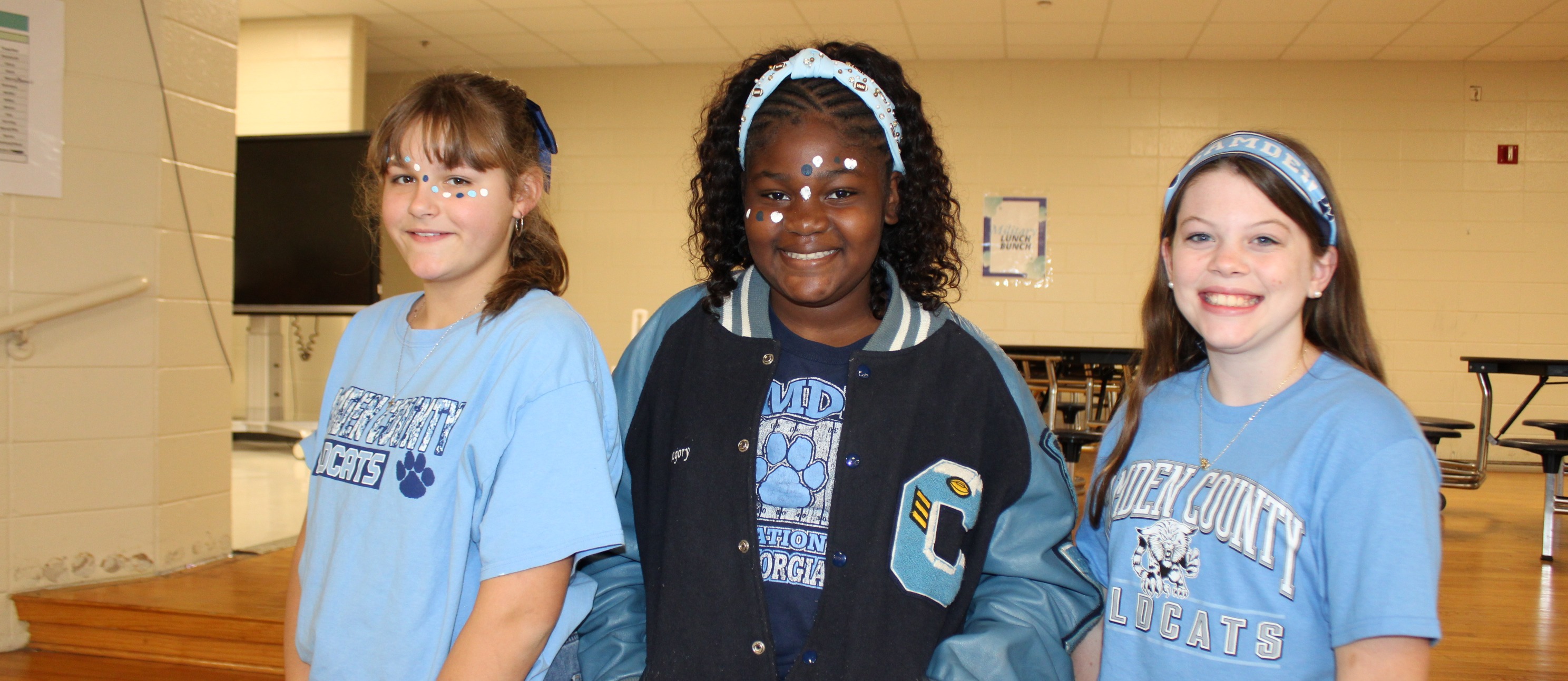 Girls dressed in Wildcat gear