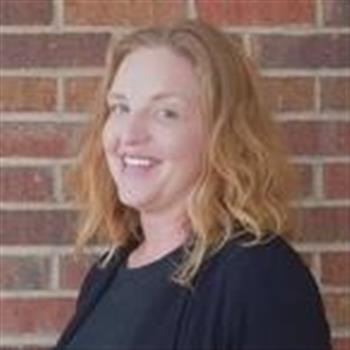 Laura Hyer headshot