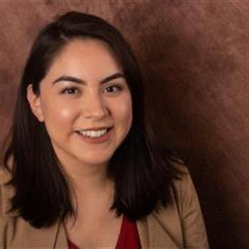 Mónica Quiñones  headshot