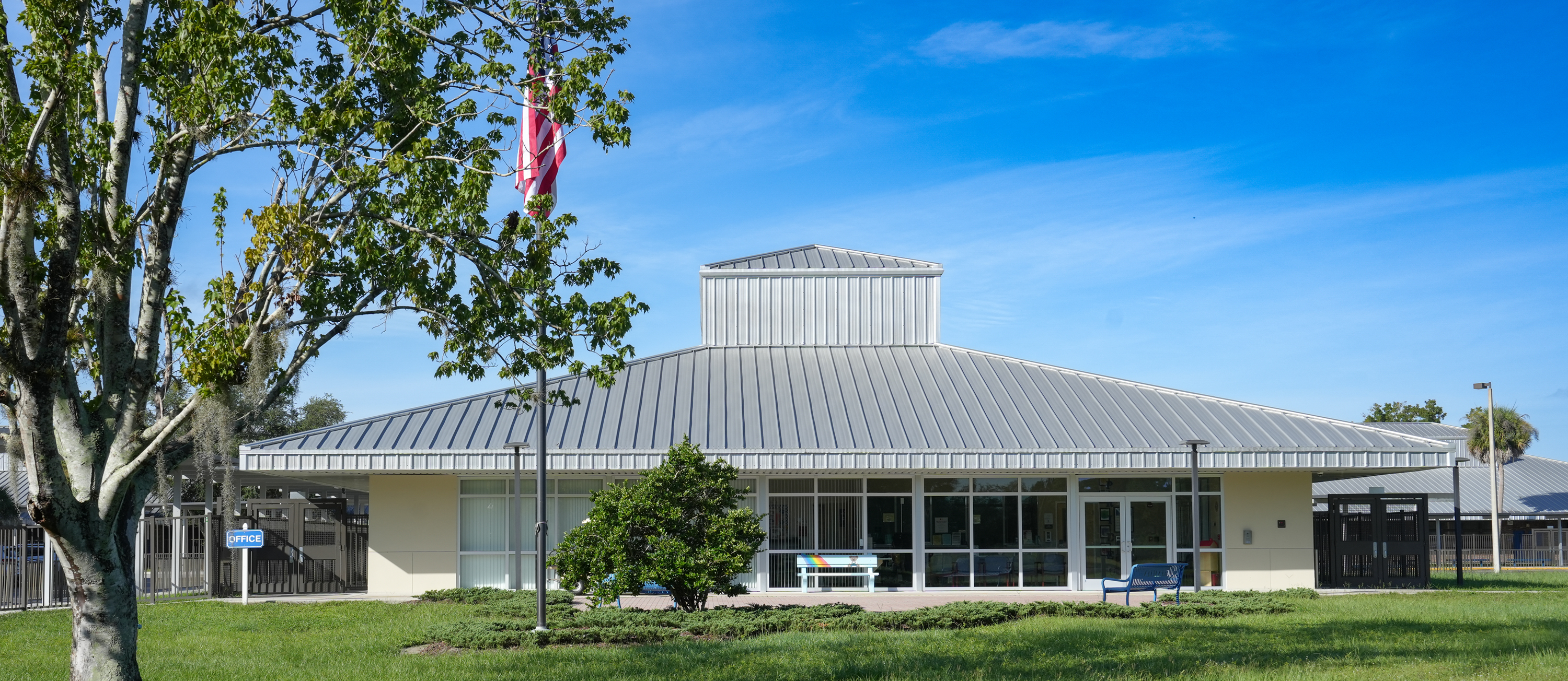 image of the outside of Glenallen elementary