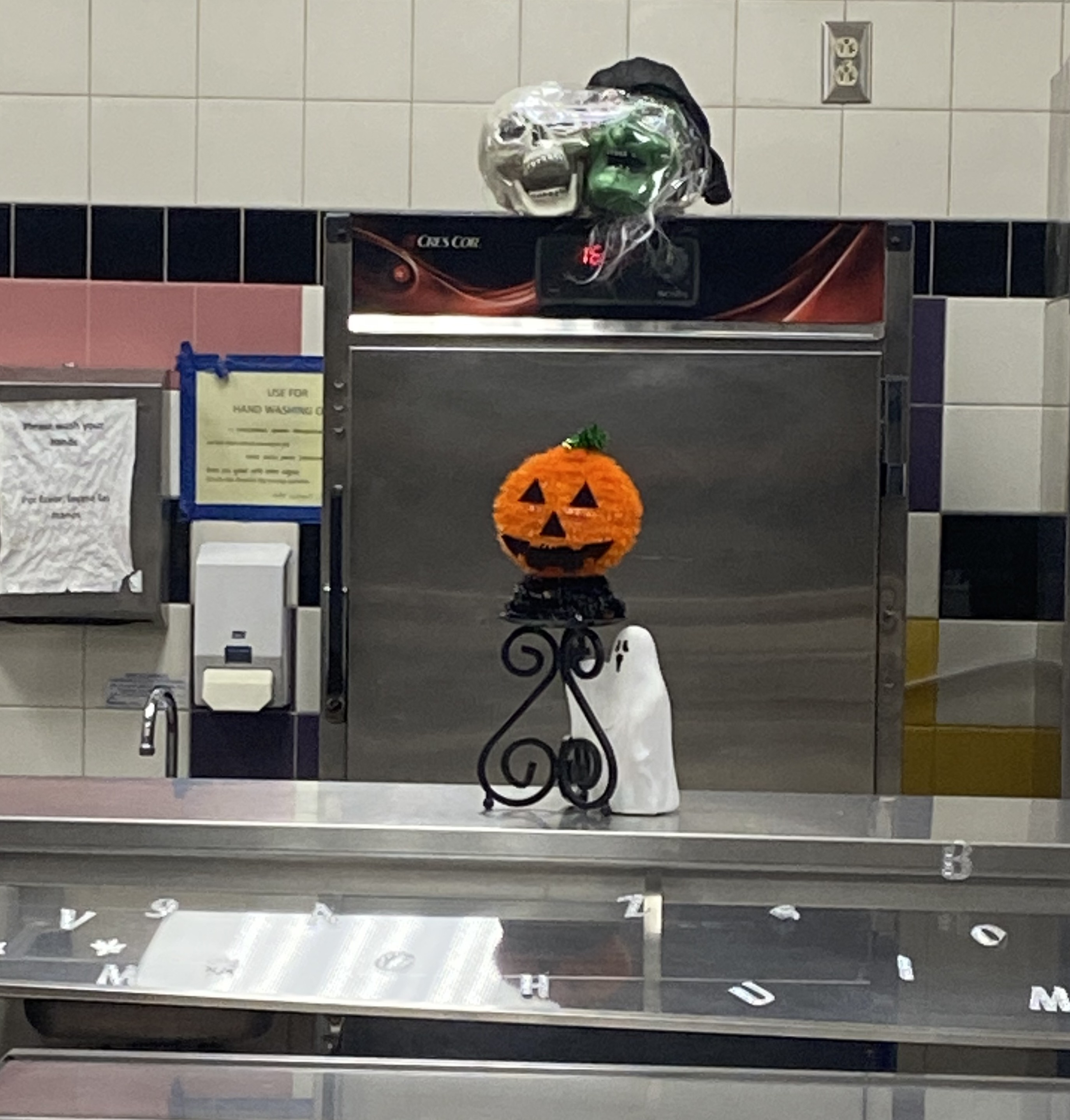 School 18 -Cafeteria Fall-Halloween Decoration 10.31.25