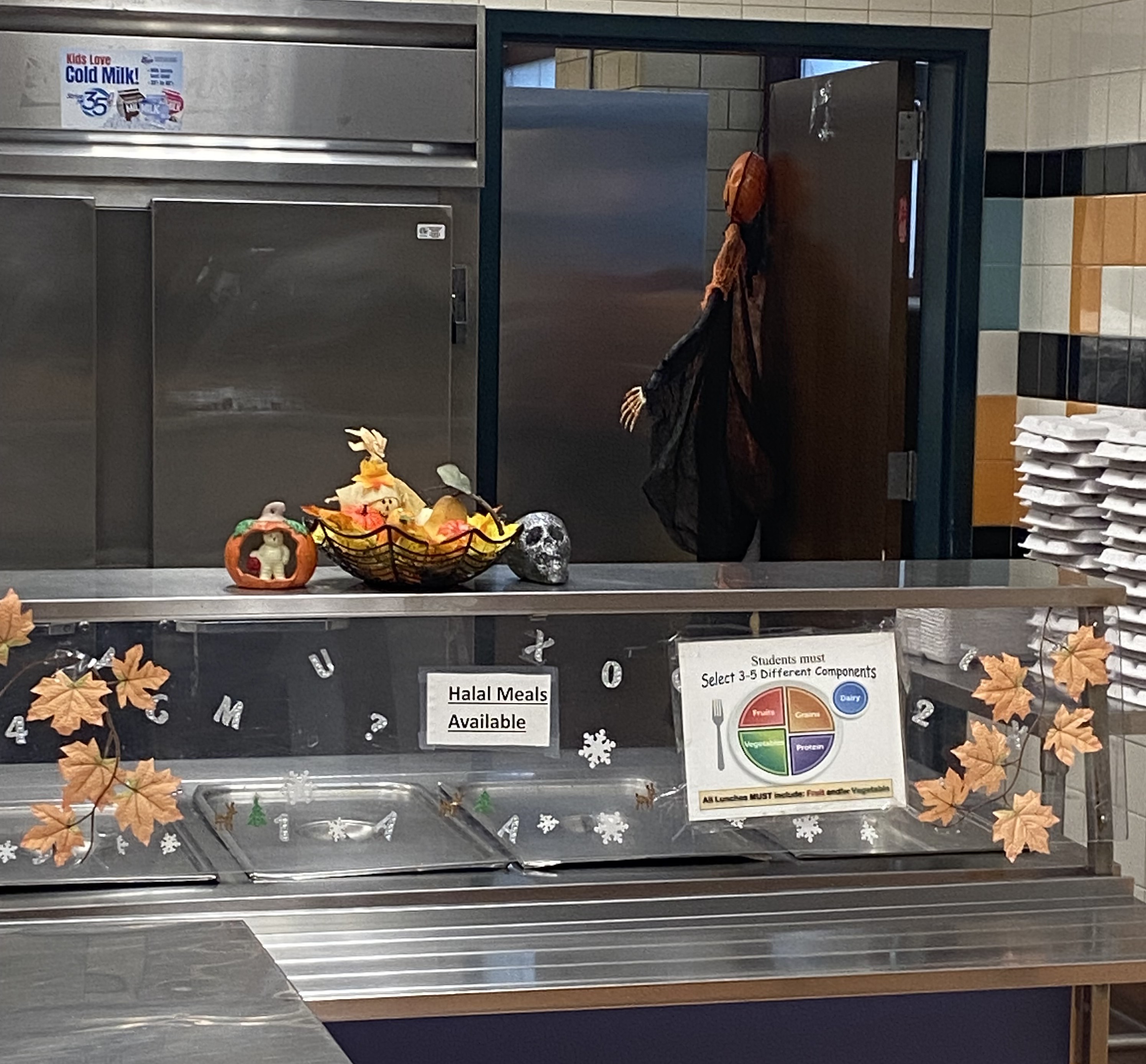 School 18 -Cafeteria Fall-Halloween Decoration 10.31.25