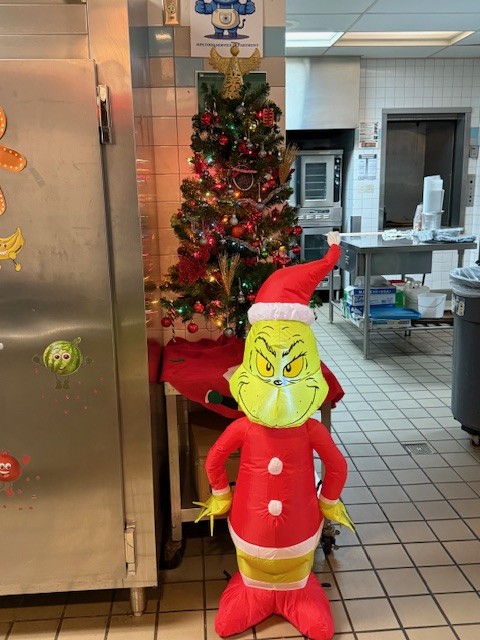 School 94 -  Cafeteria Christmas Decoration