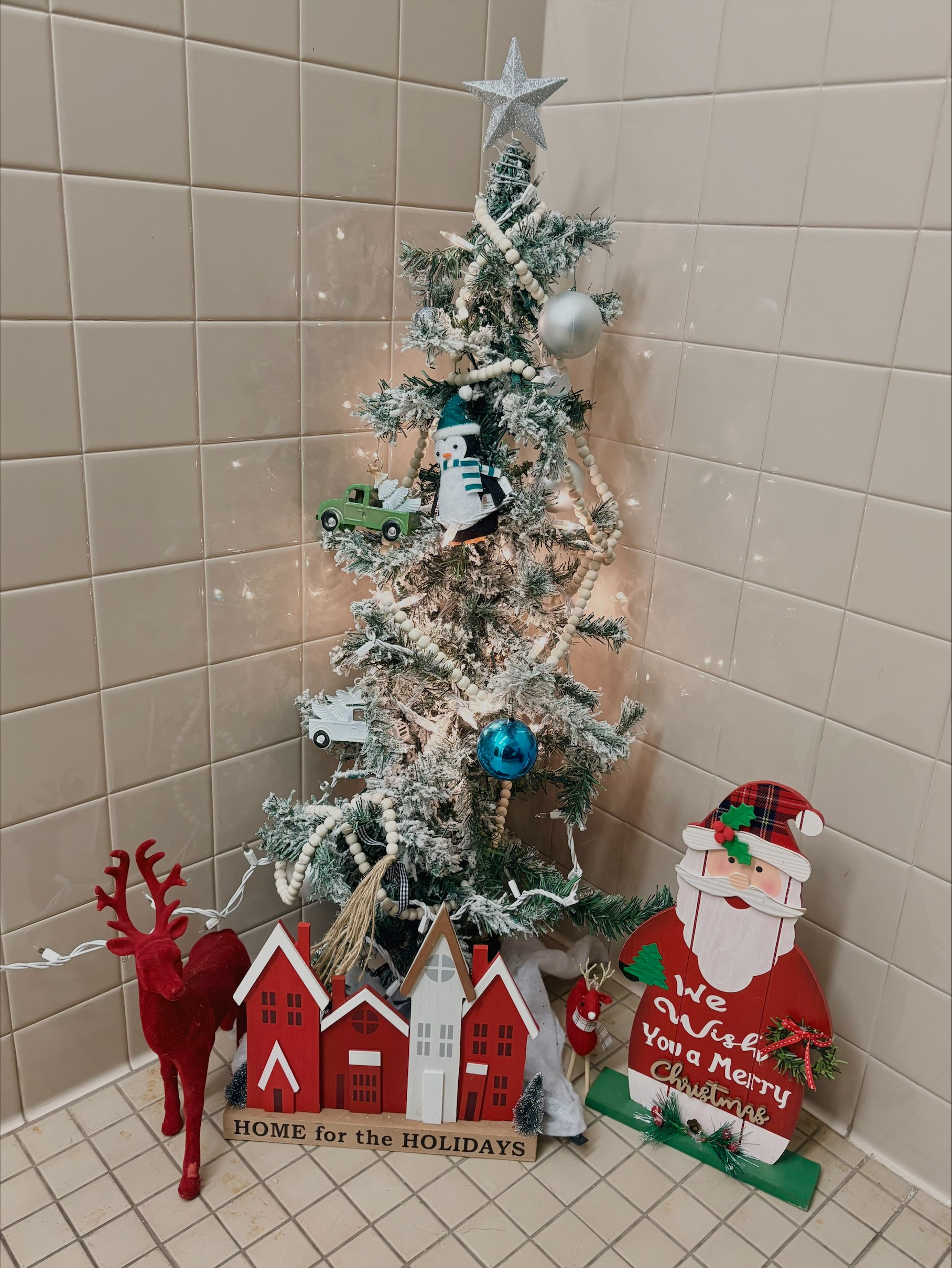 School 198 - Cafeteria Christmas Decoration