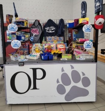 OP Stand full of objects