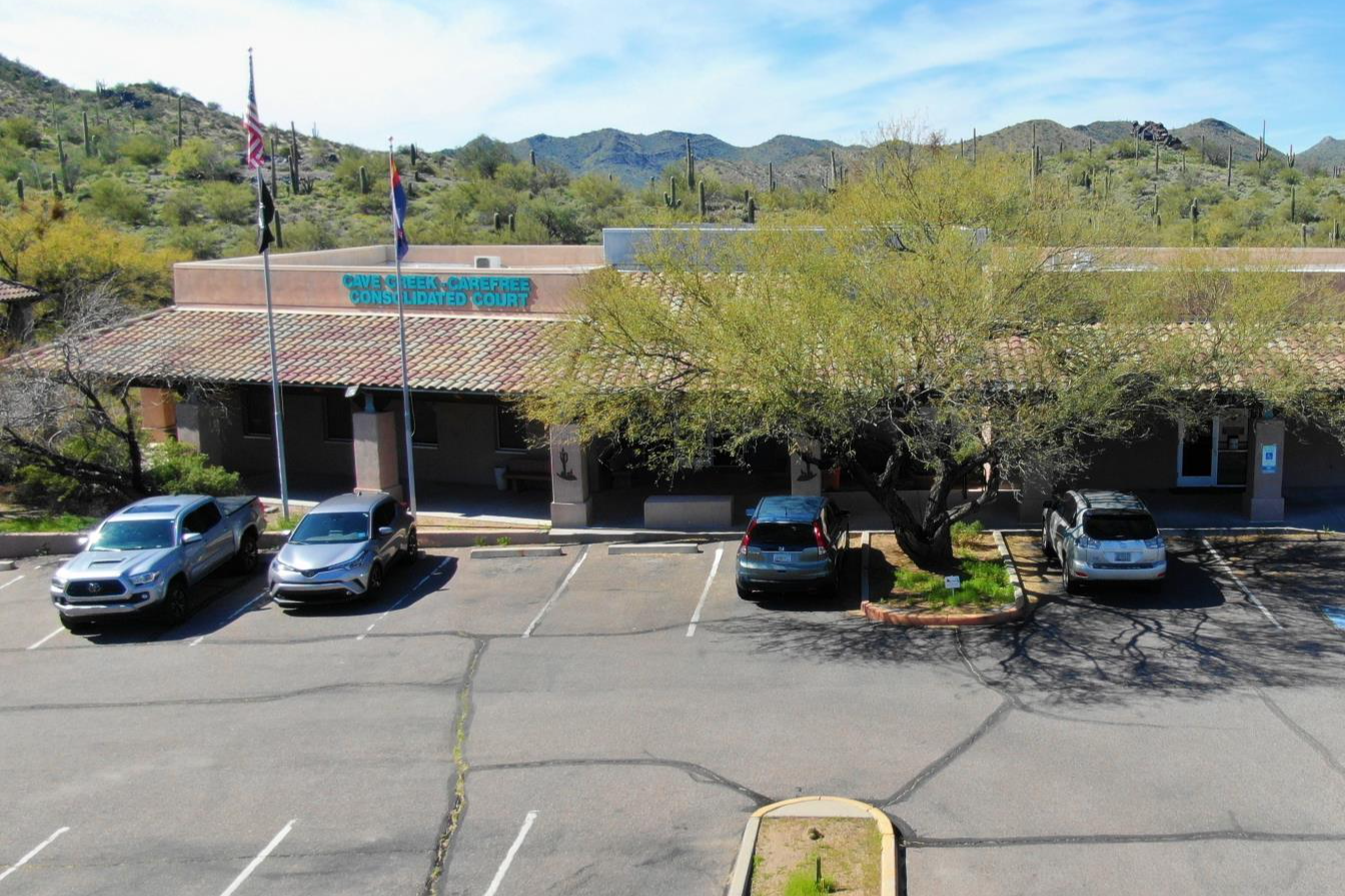 Overhead photo of the Carefree-Cave Creek Consolidated Court and parking lot.