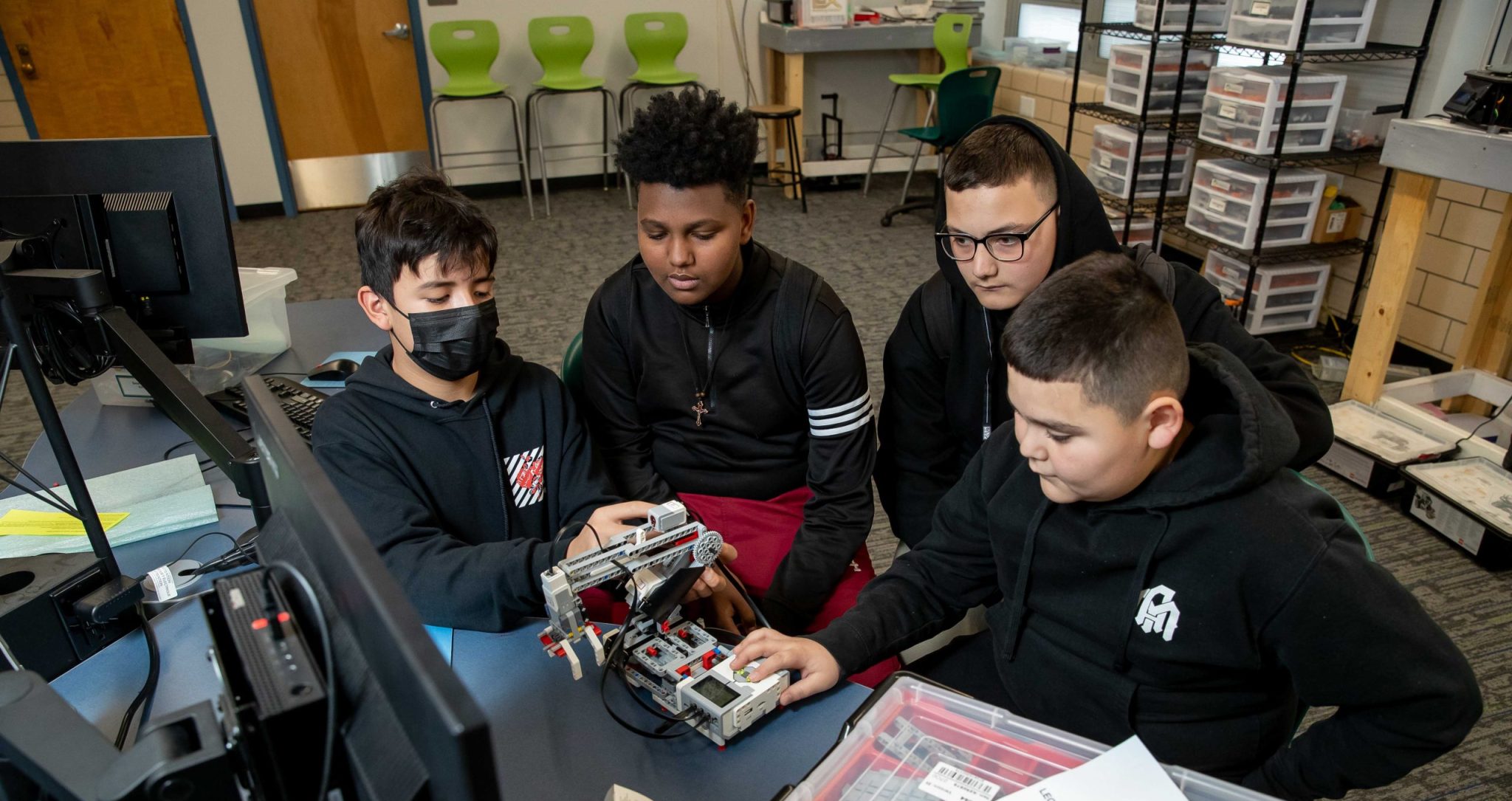 Students on computer lab 